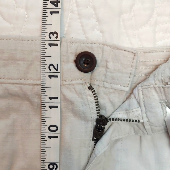 Men's Chaps Textured Like New Cargo Chino Shorts, Size 42 Light Tan - Picture 5 of 7